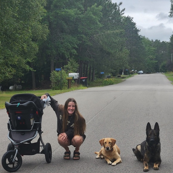 Meet your Posher, Rachel - Picture 1 of 1